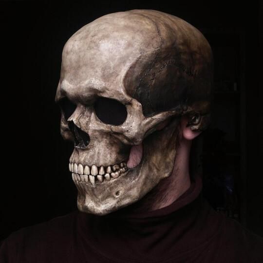 Halloween No Perdona... ¡Consigue la Máscara Calavera Más Aterradora del Año!